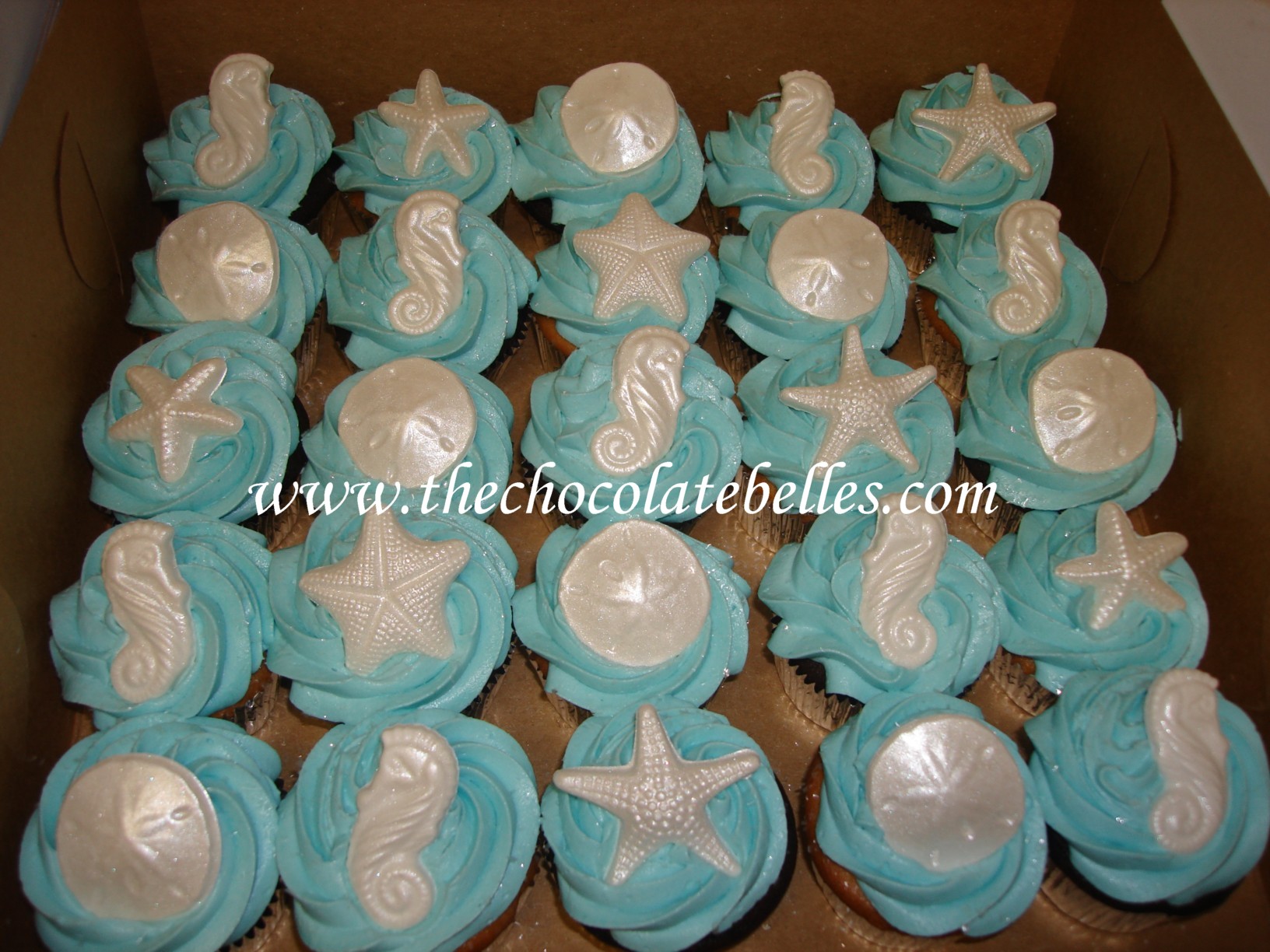 Pearlized Chocolate Shell Cupcakes