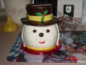 Snowman in a hat by Dawn Dallmus