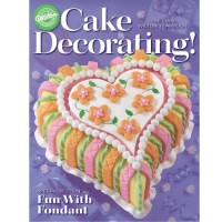 Collectible 2005 Vintage Wilton Cake Decorating Yearbook